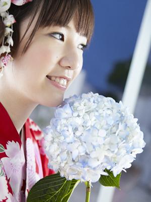 軽い羽織ものとして大活躍のコーチジャケット