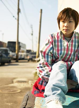 プラダのサングラスを販売している会社